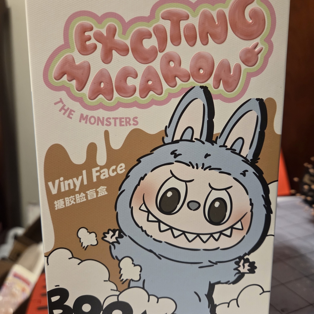 Authentic‼️ Exciting Macaron Vinyl Face